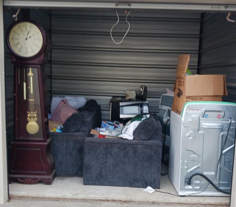Storage Unit Auction in Clarksville, TN at Red Dot Storage 33 ends on